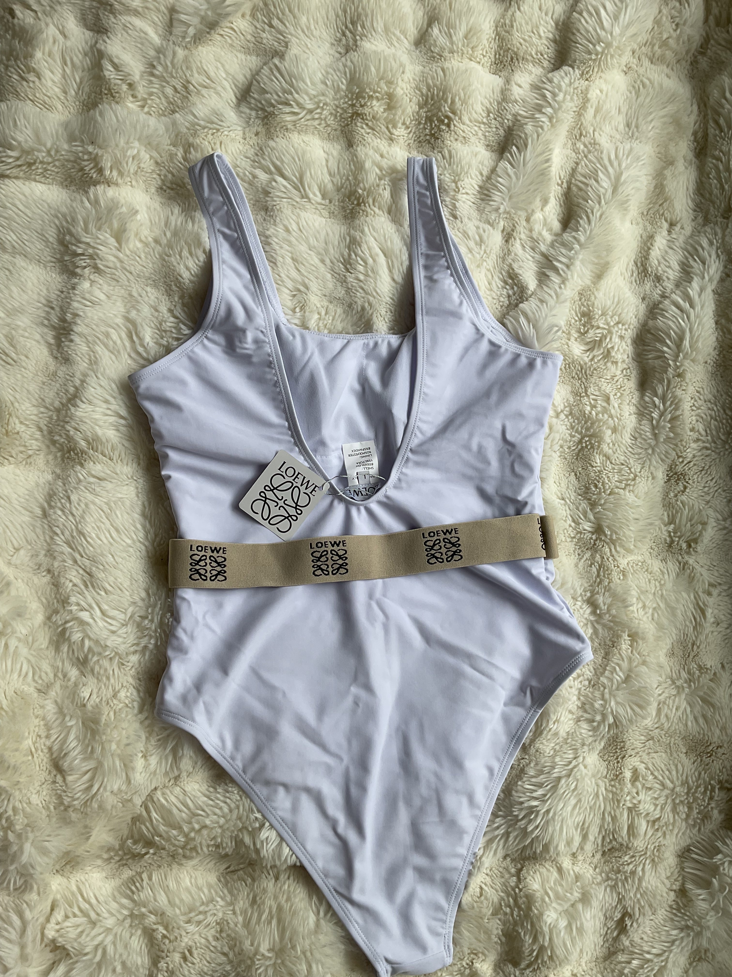 Loewe White