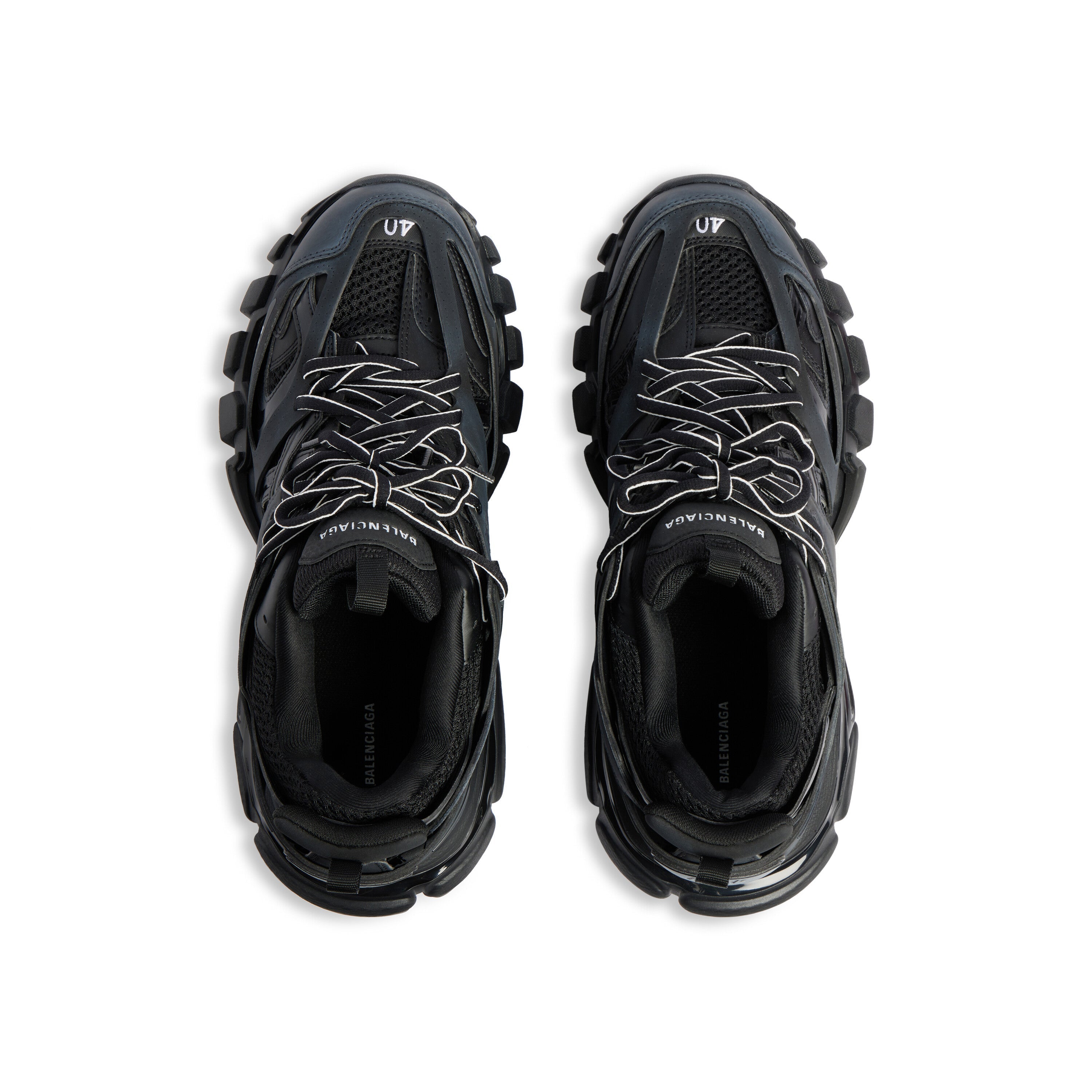 Sneakers Track