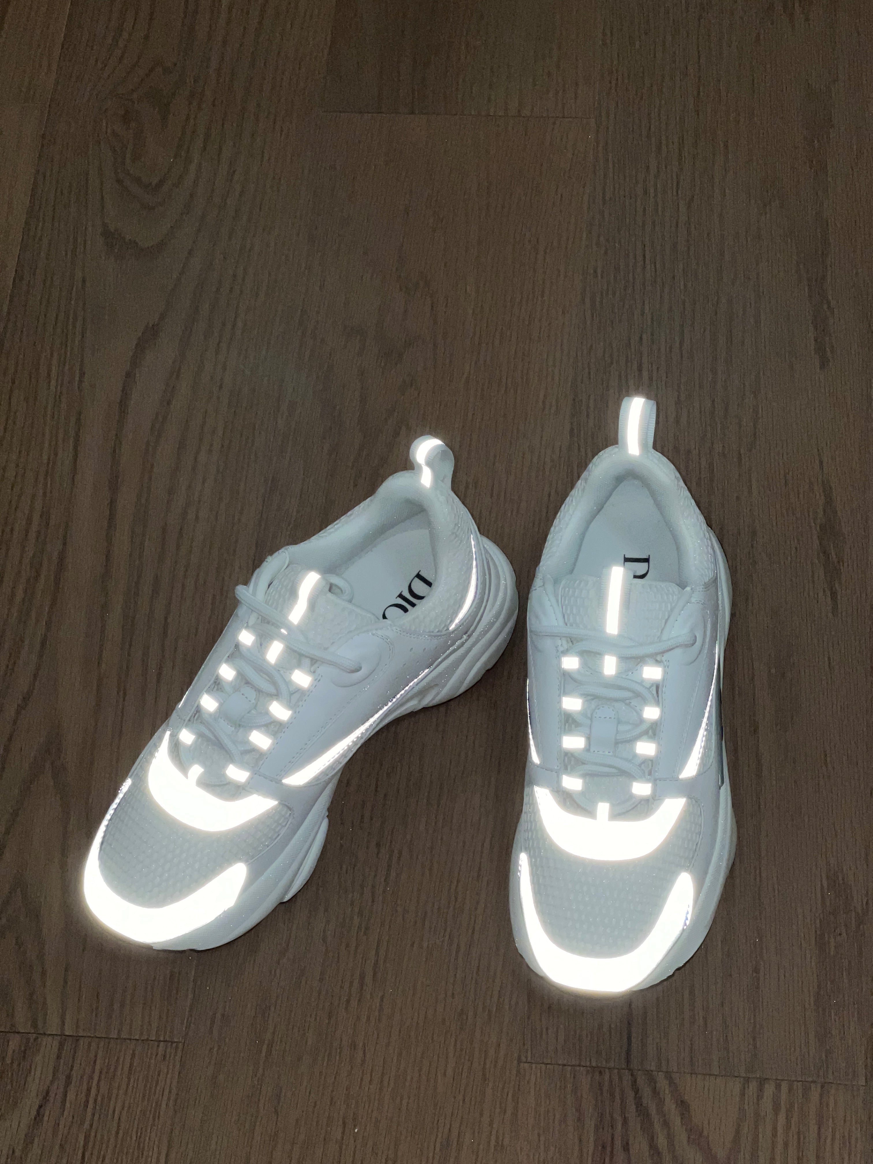 Sneakers B22