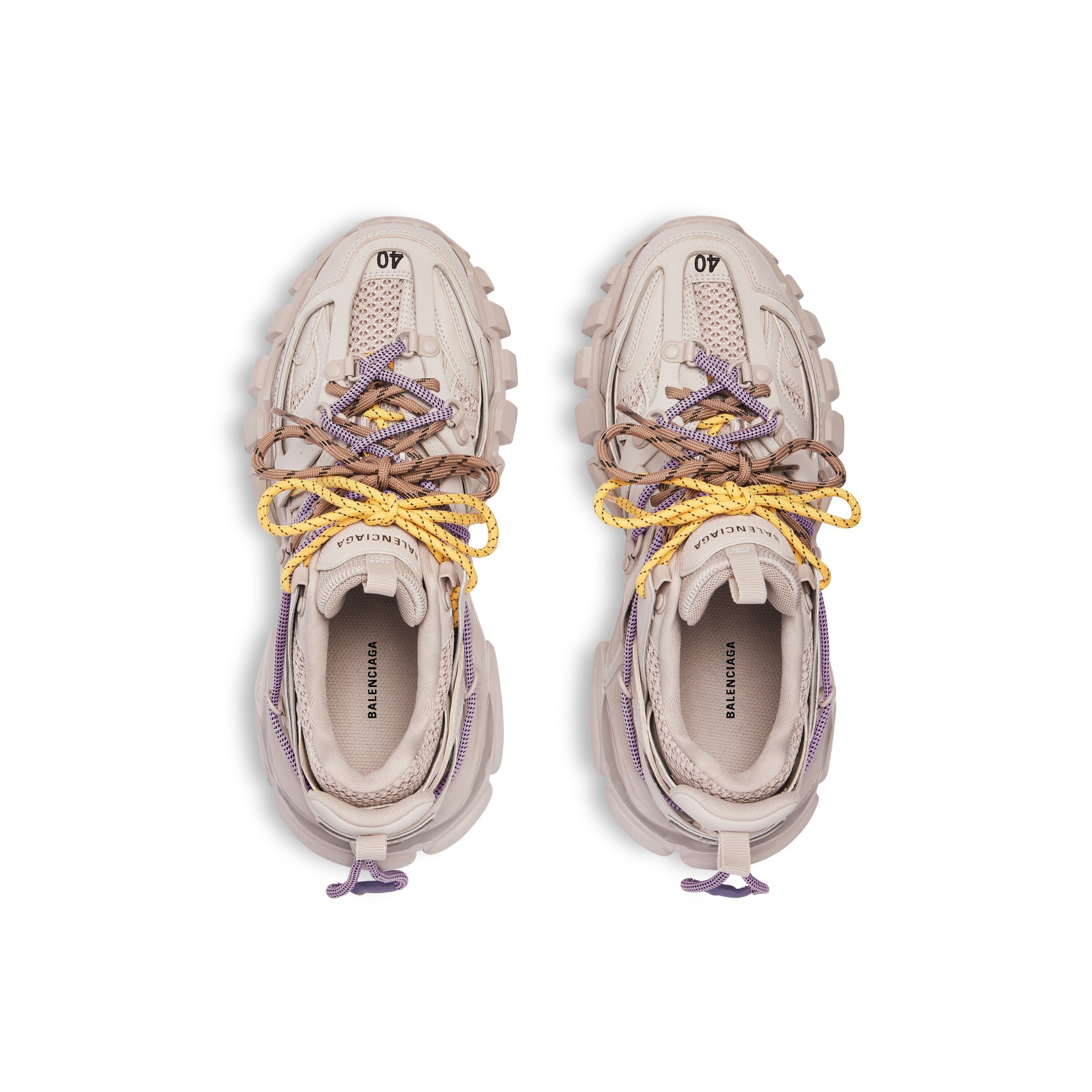 Sneakers Track