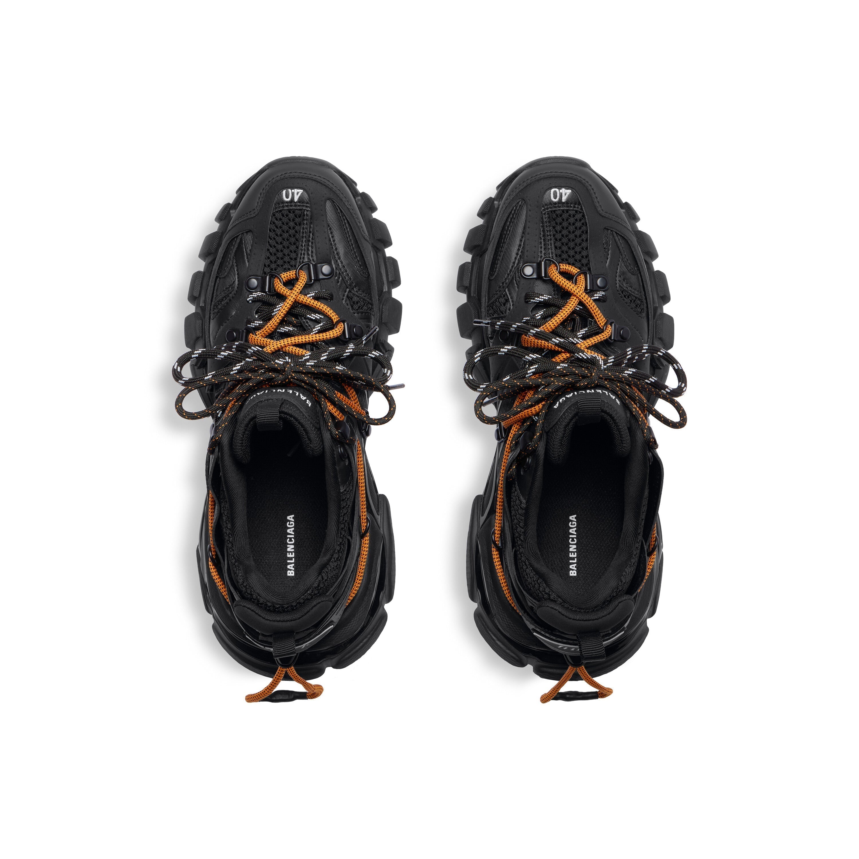 Sneakers Track