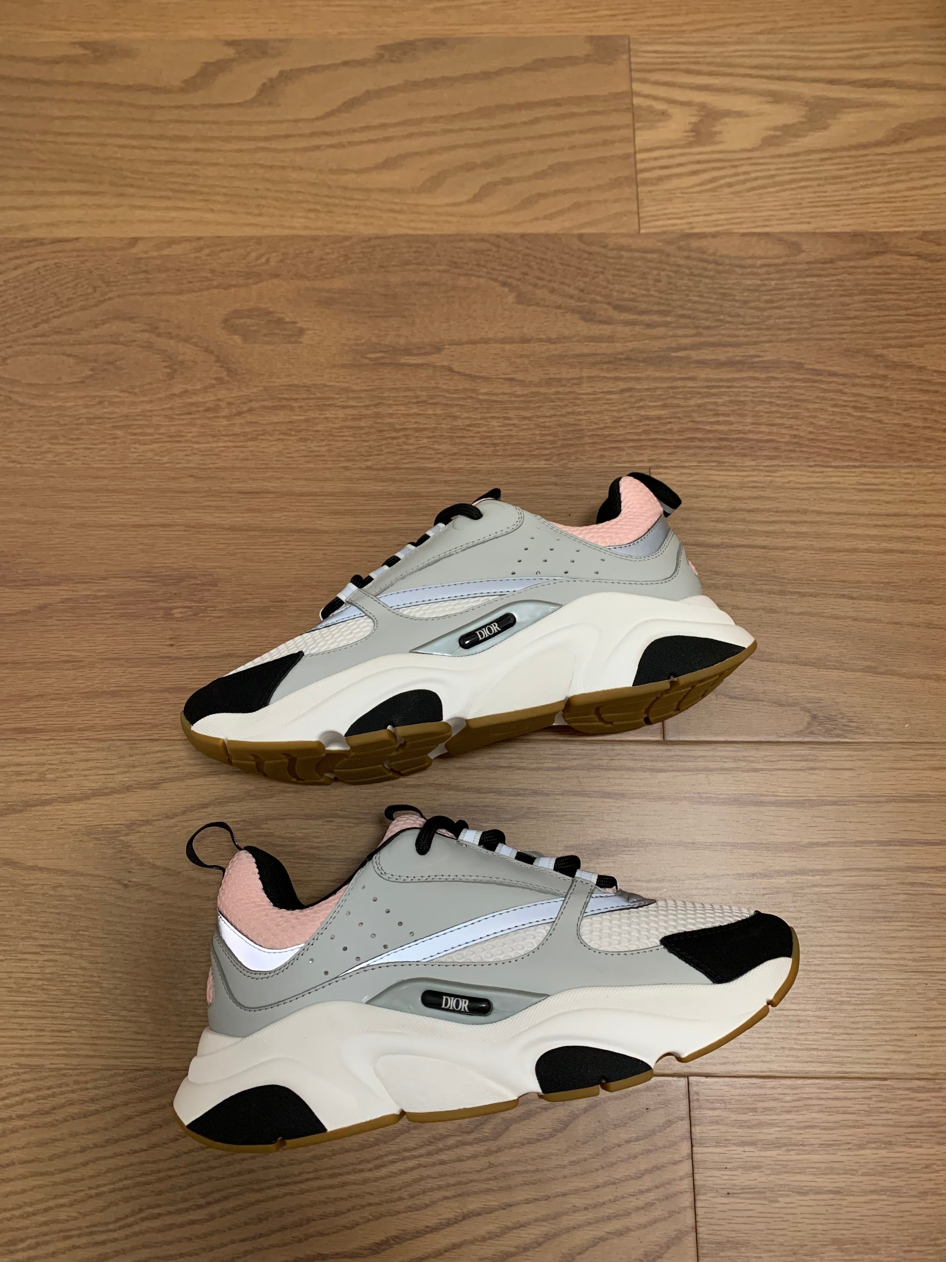 Sneakers B22